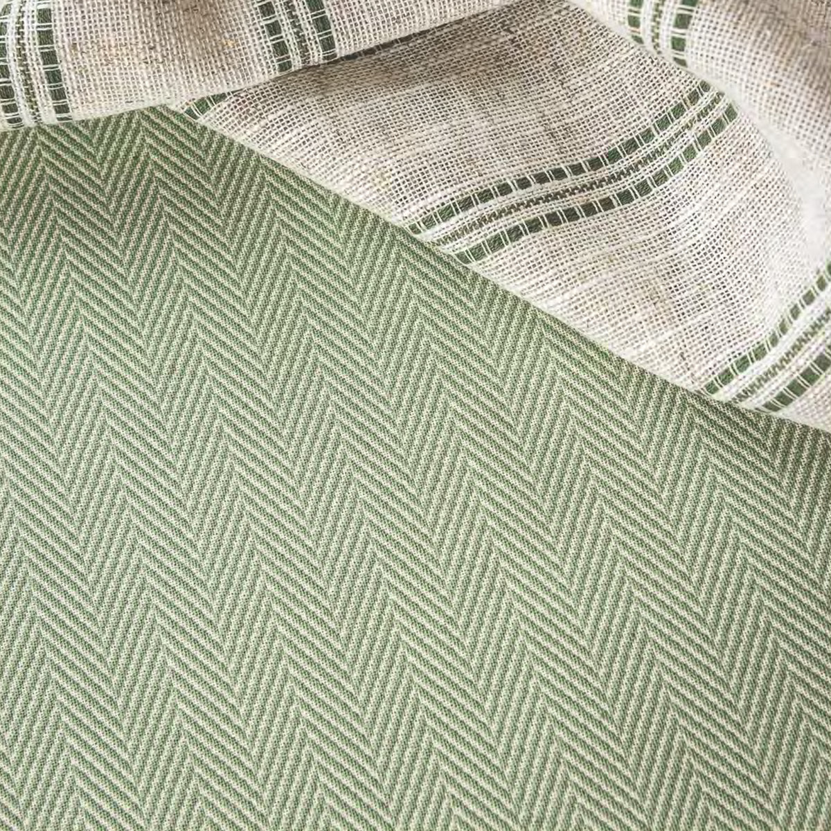 Tecido Chevron Petits Charmes Sálvia