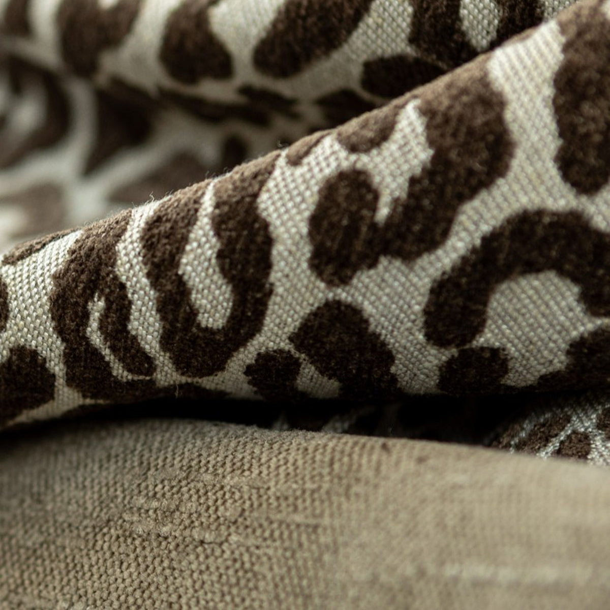 Tecido Jacquard Chenille Chocolat Clair